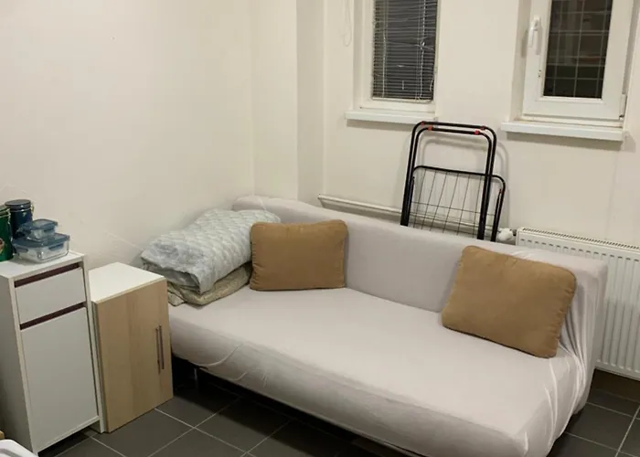 Your 9 With Parking Apartment *